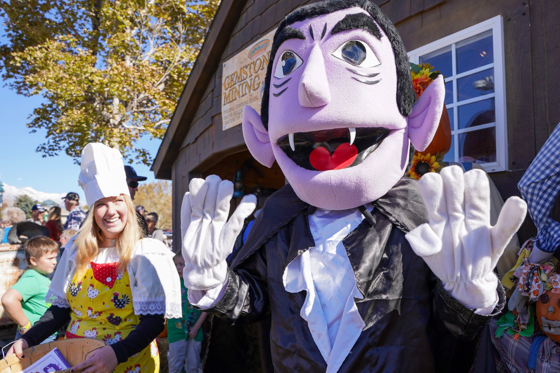Trick or Treat Parade 4